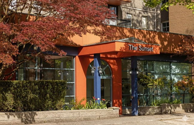 The Sunset - Photo 1