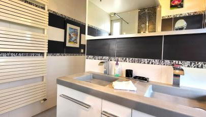 Konforta : Paisible maison d'été avec grand jardin - Foto 3