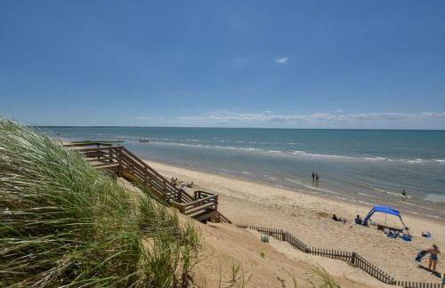 Newly Updated Home Close to Beaches - Foto 25