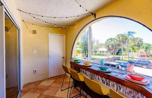 *Eclectic hidden Gem / Tiki Bar and Pool* - Foto 19