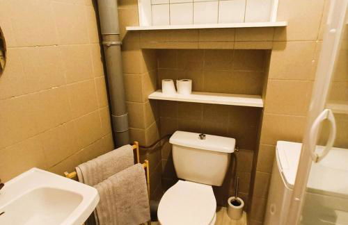 LE JOKER - T2 proche gare - Billard - Wifi - TV - Photo 22