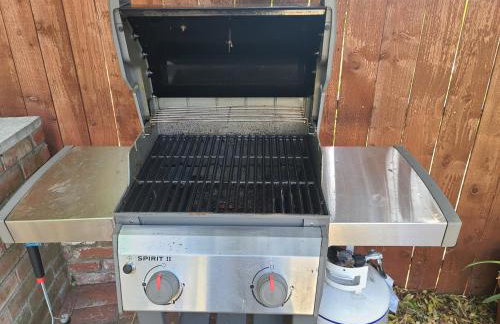 Westside Retreat w Yard, Grill, Hot Tub, Near Sofi Stadium, LAX, and the Beach - Foto 36