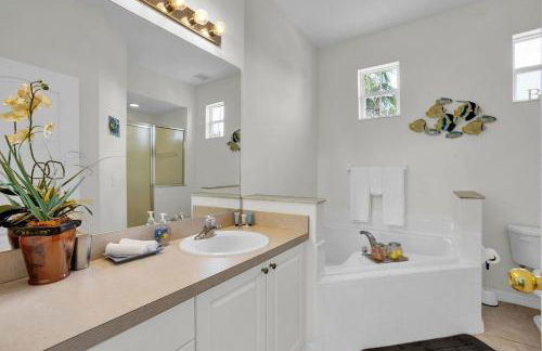 Much Needed Private Relaxation Home - Photo 18