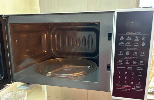 Apartamento sala e quarto com ar na Praia do Abricó - Foto 25