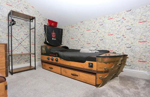 The Hot Tub Townhouse by Holiday Heim - Photo 7