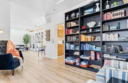 Walk to Beach Pool Hot Tub Private Patio Parking Seabreeze Retreat - Foto 40