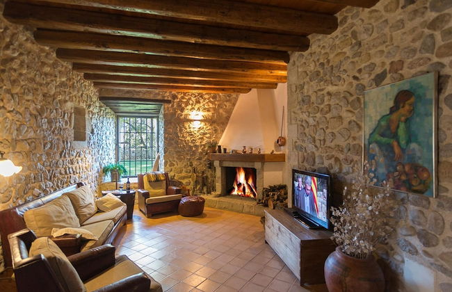 Traditional Estate From the XIV Century, With Swimming Pool - Photo 9