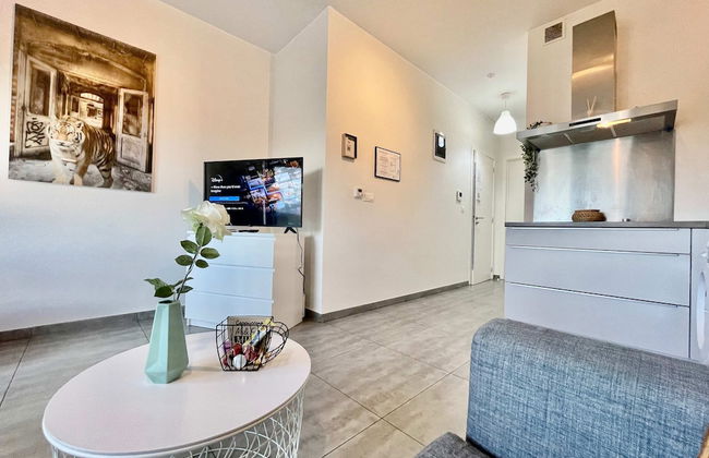 Cozy 1BR City Centre Near Meir Shopping by Oneluxstay - Photo 10