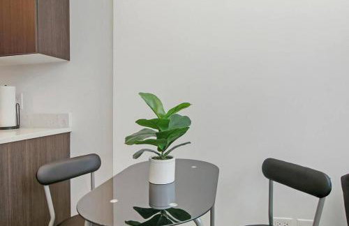 1BR Adorable Apt with In-unit Laundry - Lake 206 rep - Photo 4