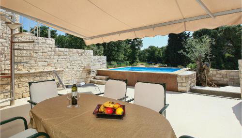 3 Bedroom Gorgeous Home In Svivan - Photo 2