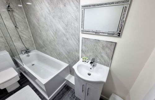 *6B7R* Setup for your most relaxed & amazing stay + Free Parking + Free Fast WiFi* - Foto 19