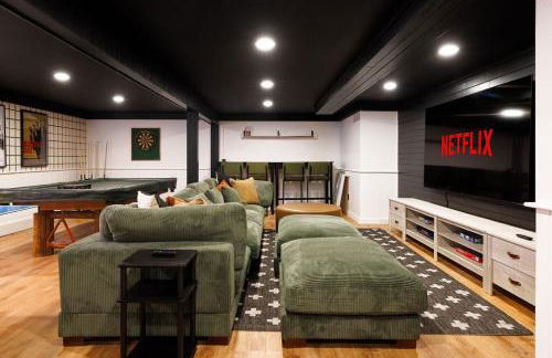 Sleeps 16-Hottub-Sauna-Pet Friendly-7 Min to Ski - Foto 2