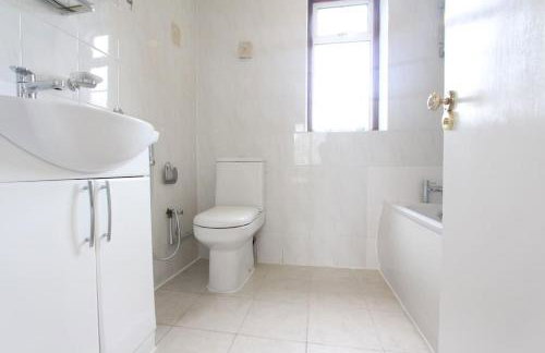 Bright & Spacious House Near Central London - Foto 6