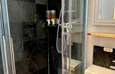 Paris Rooftop Views Cosy Separate Living Stay - Foto 52