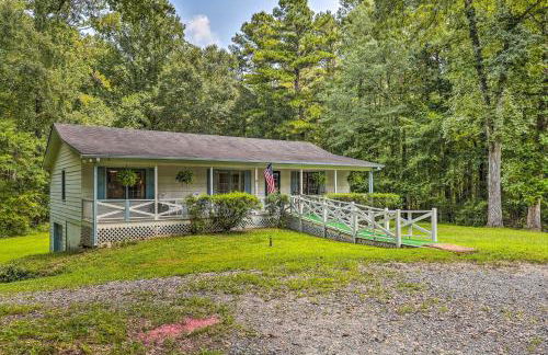 Quiet Home with Fire Pit - 1 Mi to Downtown Acworth! - Foto 23