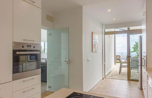 Villa Isabella, Luxury Villa with Heated Pool Ocean View in Adeje, Tenerife - Foto 57