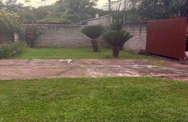 Casa Amarela, 3 Quartos , 15 camas, Acesso rápido às praias - Foto 7