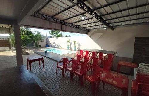 Check-in AUTÔNOMO e Privacidade em Hidro, piscina, casa, garagem até 2, até 3 quartos e 3 ar, 2 banheiros, churrasqueira, máquina de lavar roupas, roupa de cama, todos privativos, insira valor 3 hóspedes e abrimos 2 quartos, já 5 hóspedes usam 3Q - Foto 27