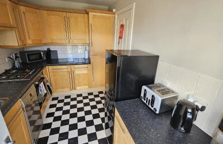 Quiet 3 bed semi with off street parking - Foto 35