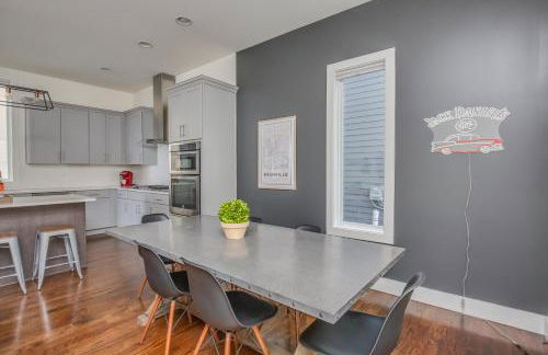 Jack Daniels House with Rooftop Golf, City views! 8min to Whiskey Row! Sleeps 10! - Foto 23