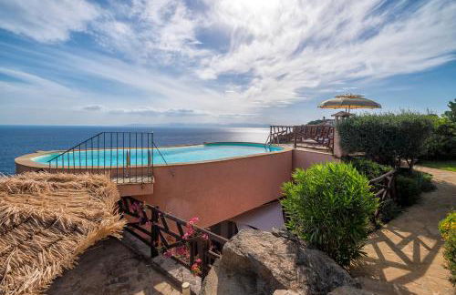 Villa Patty with infinity pool in front of the sea, parking and wifi - Foto 16