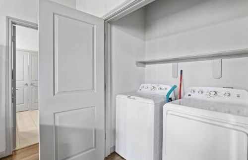 Modern Austin 2BR 2B Apt with Pool Parking & WIFI - Foto 25