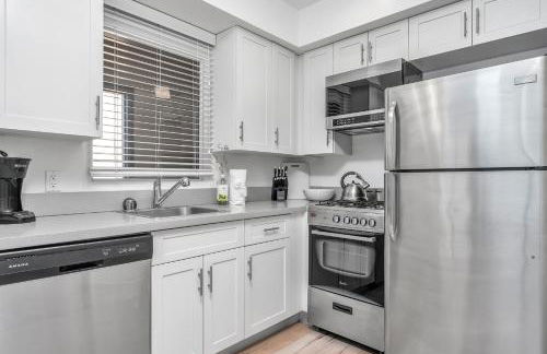 Chic 2 Bedroom 2 Bathroom 3 Level Loft Style Condo by Hollywood Free Gated Parking Full kitchen - Foto 5