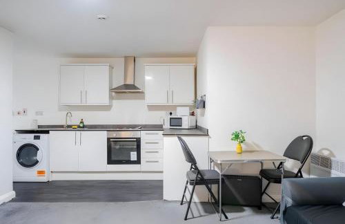 Modern Derby Studio - Sleeps 4, Close to Amenities & Parking - Foto 15
