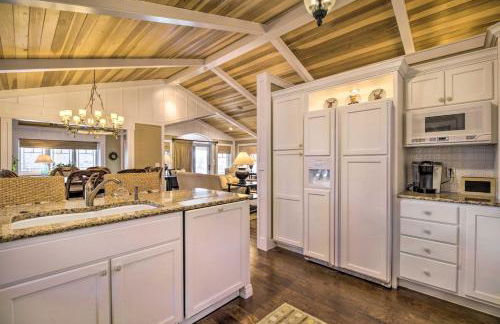 Waterfront Retreat with Dock, Pool and Jet Skis - Foto 15