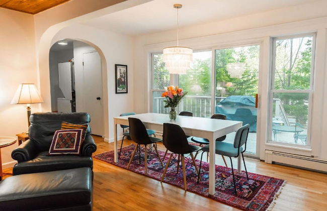 Twin Cabin I - Hot Tub Firepit Hiking Retreat - Foto 9