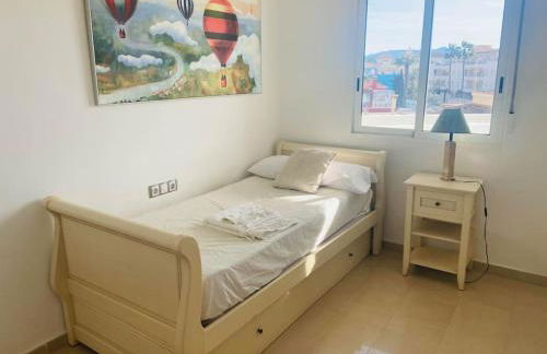 Apartamento en primera línea de playa con piscina y garaje gratuito - Foto 38