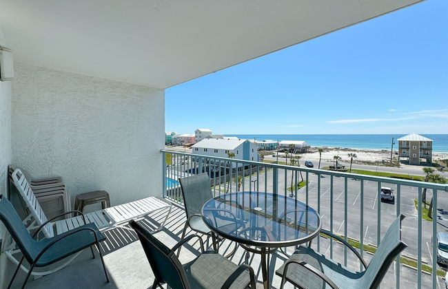1br/1ba Sleeps 4 Near Beach w/ Breathtaking Ocean Views - Photo 18