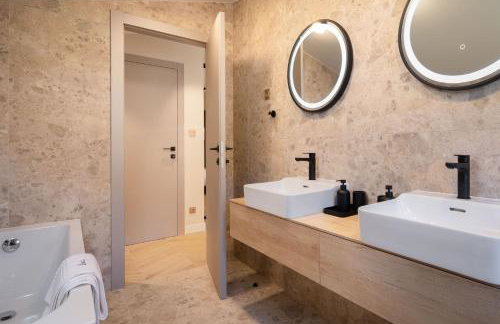 Luxury Villa Dolac near Split, airport, complete privacy, infinity heated pool - Photo 67