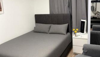 Stylish Modern Gatwick Studio, Free Parking, Free WiFi - Foto 1