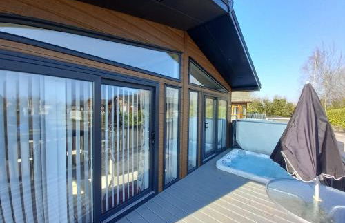 Penny Lodge with Hot Tub - Foto 3