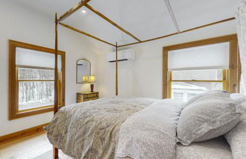 Less Than 1 Mi to Lake George! Family Retreat with Deck - Foto 19