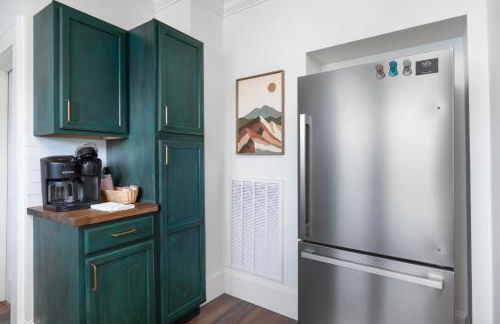 Walk to State Street - Remodeled Home - Foto 16