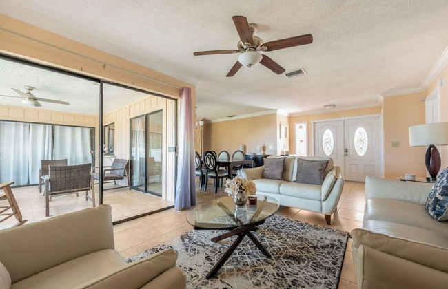 Renovated 3BR Dog Friendly Pond View W/D - Foto 8