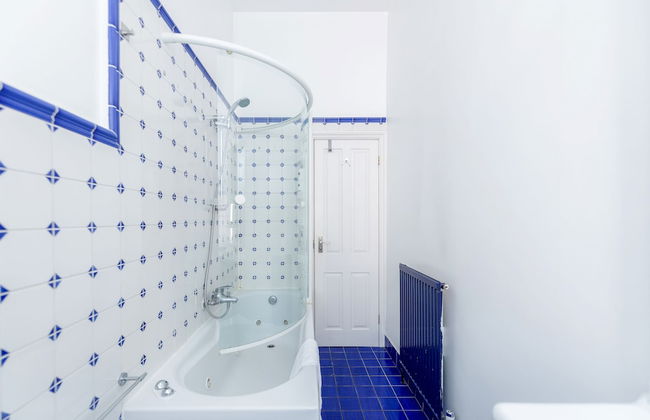 Philbeach Balcony- 2bed flat in Earls Ct - Photo 22