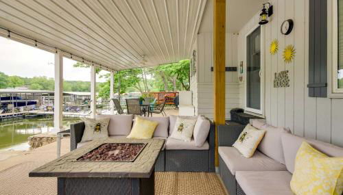 Lakefront Sunrise Beach Home with Private Dock! - Foto 2