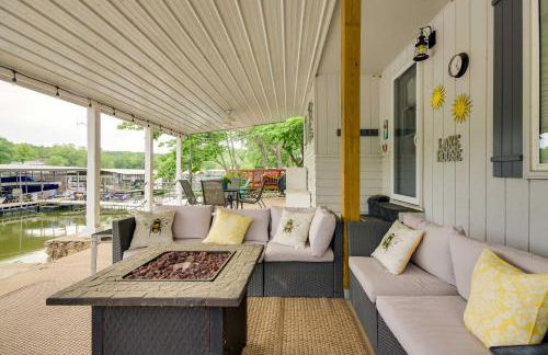 Lakefront Sunrise Beach Home with Private Dock! - Foto 2