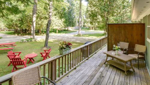 Pine Cottage Duplex with Deck Walk to State Park! - Foto 2