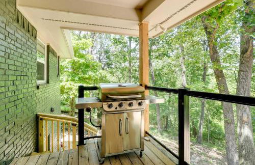 Spacious Home on Beaver Lake with Deck and Fire Pit! - Foto 27