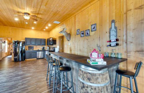 Tranquil La Prairie Retreat with Patio and Fireplace! - Foto 8