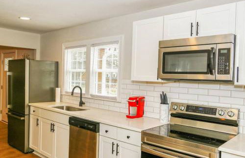 Three Bedroom Outdoorsy Escape in Huntersville - Foto 22