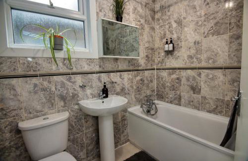London Serviced Accommodation near Tottenham Hotspurs Football Stadium Great for Contractors - Foto 6