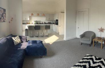 Stunning Bebington Maisonette - large private drive and entrance, good transport links - Foto 12