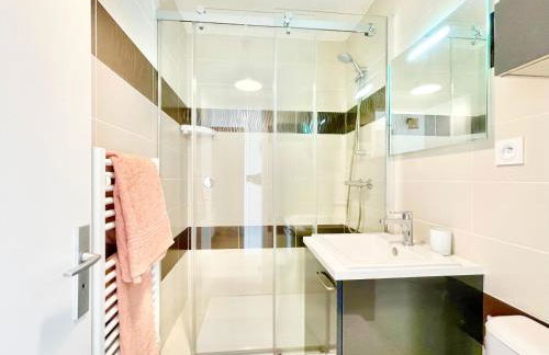 Le Clos des Mouettes - Face à la mer - Wifi Internet Haut Débit - Terrasse - 2 places de stationnement privatives - Foto 7