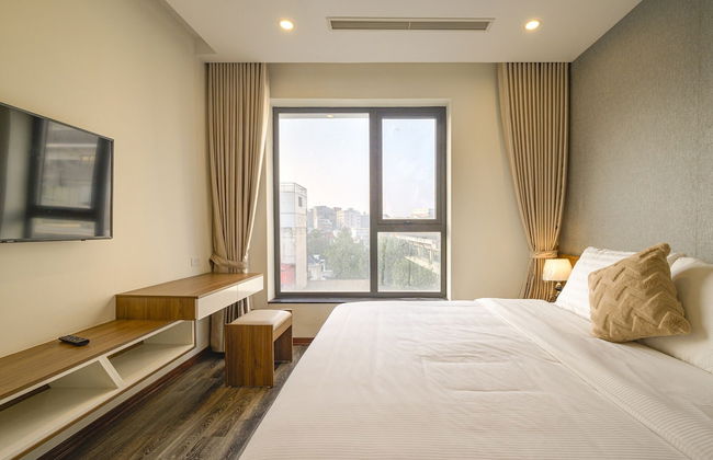 Luxe Paradise Suites Tay Ho - Photo 17