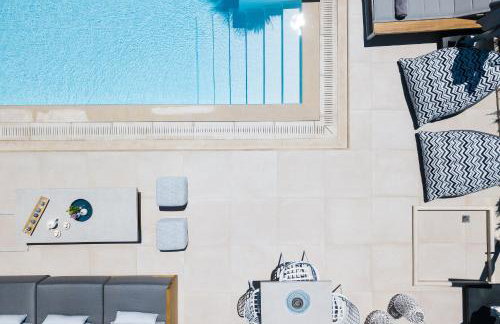 Vasilios Villa, with Pool, Gym & Close to Beach, By ThinkVilla - Foto 6